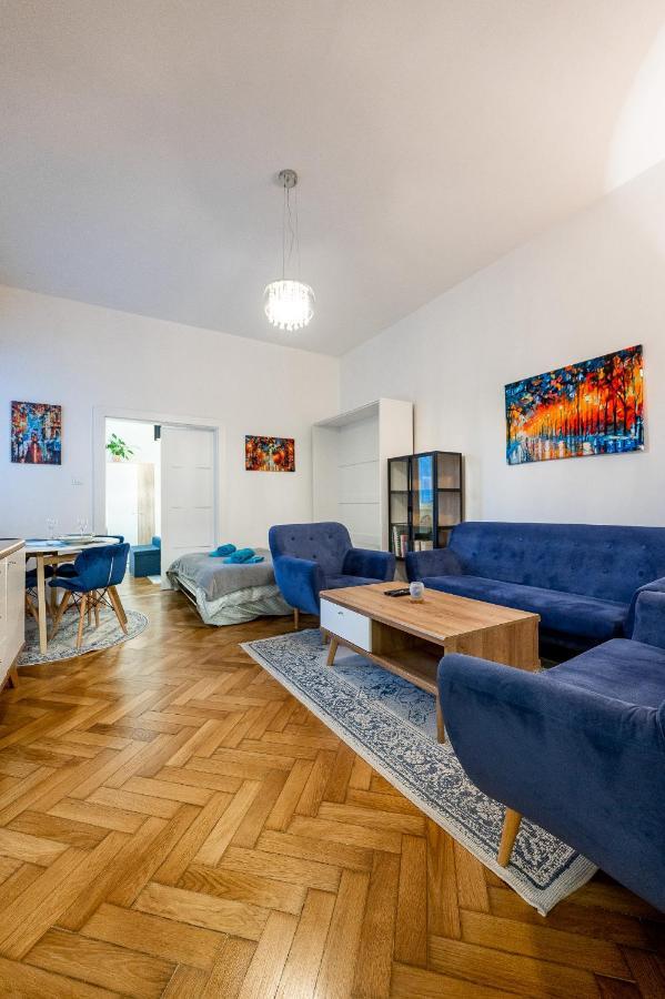 Mojmirova Apartment Kosice Center ภายนอก รูปภาพ